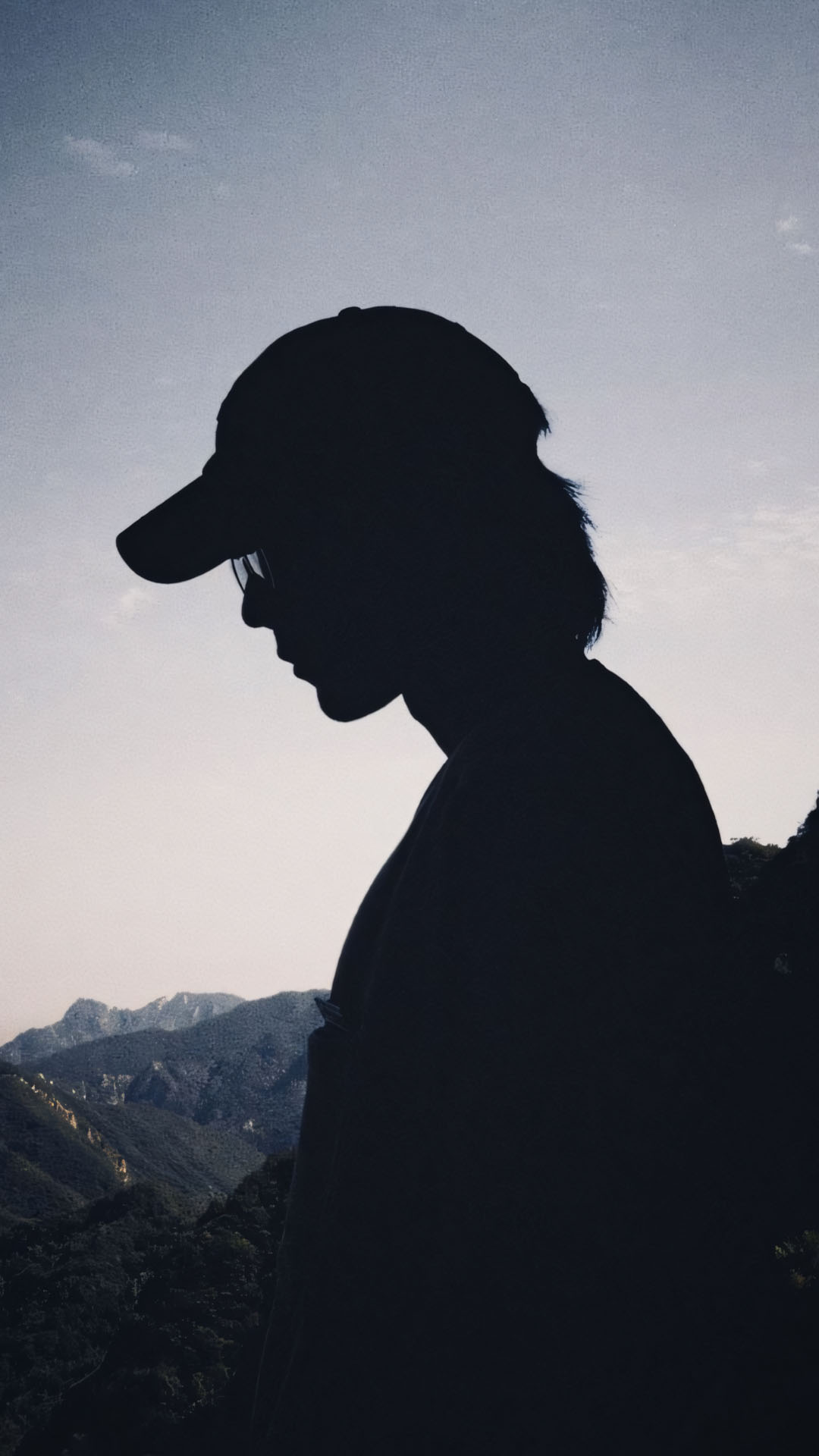 chang trai truoc nui chieu net mat u buon 1920px 1080px full hd