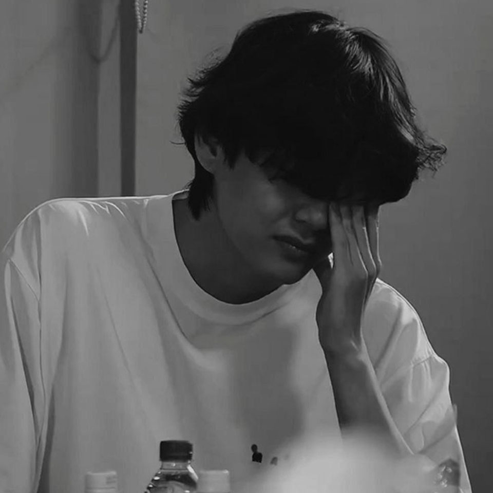 Chang trai chong dau ban nuoc suy tu met moi 960px 960px avatar