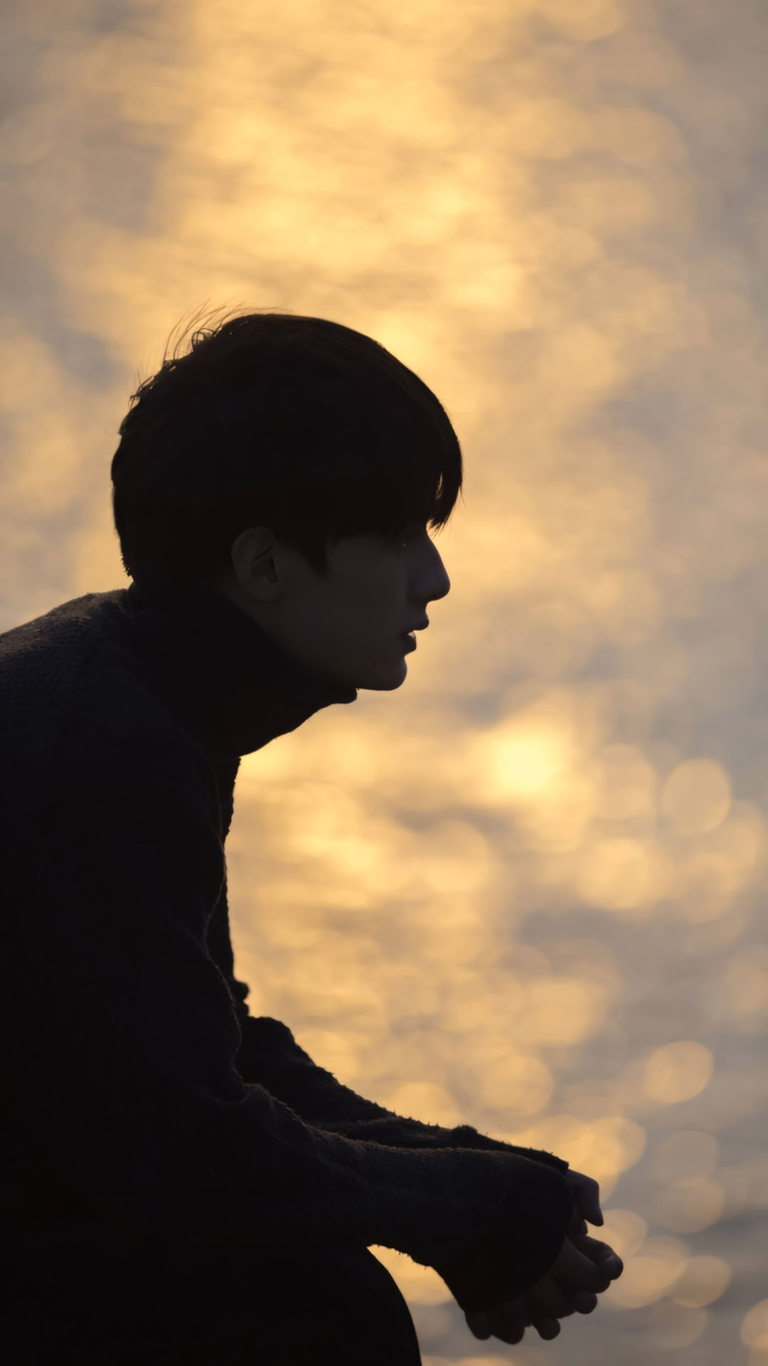 chang trai ben hoang hon vang lang nhin xa xam 1920px 1080px full hd