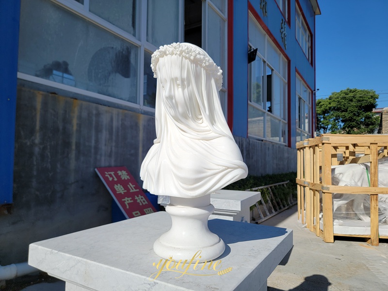 Tượng Đức Mẹ Đồng Trinh đội khăn che mặt bằng đá cẩm thạch