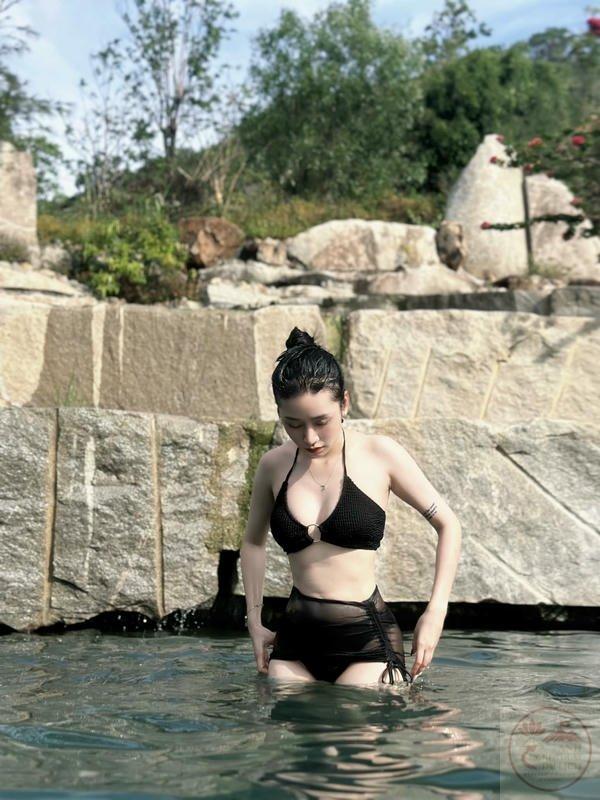 Quỳnh Moon bikini (4)