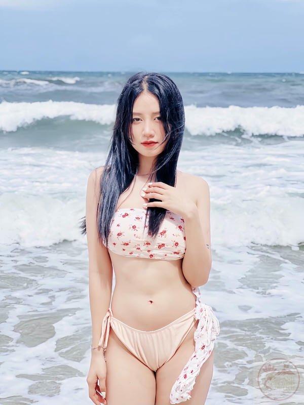Quỳnh Moon bikini (3)