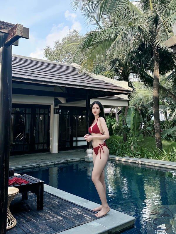 Quỳnh Moon bikini (2)