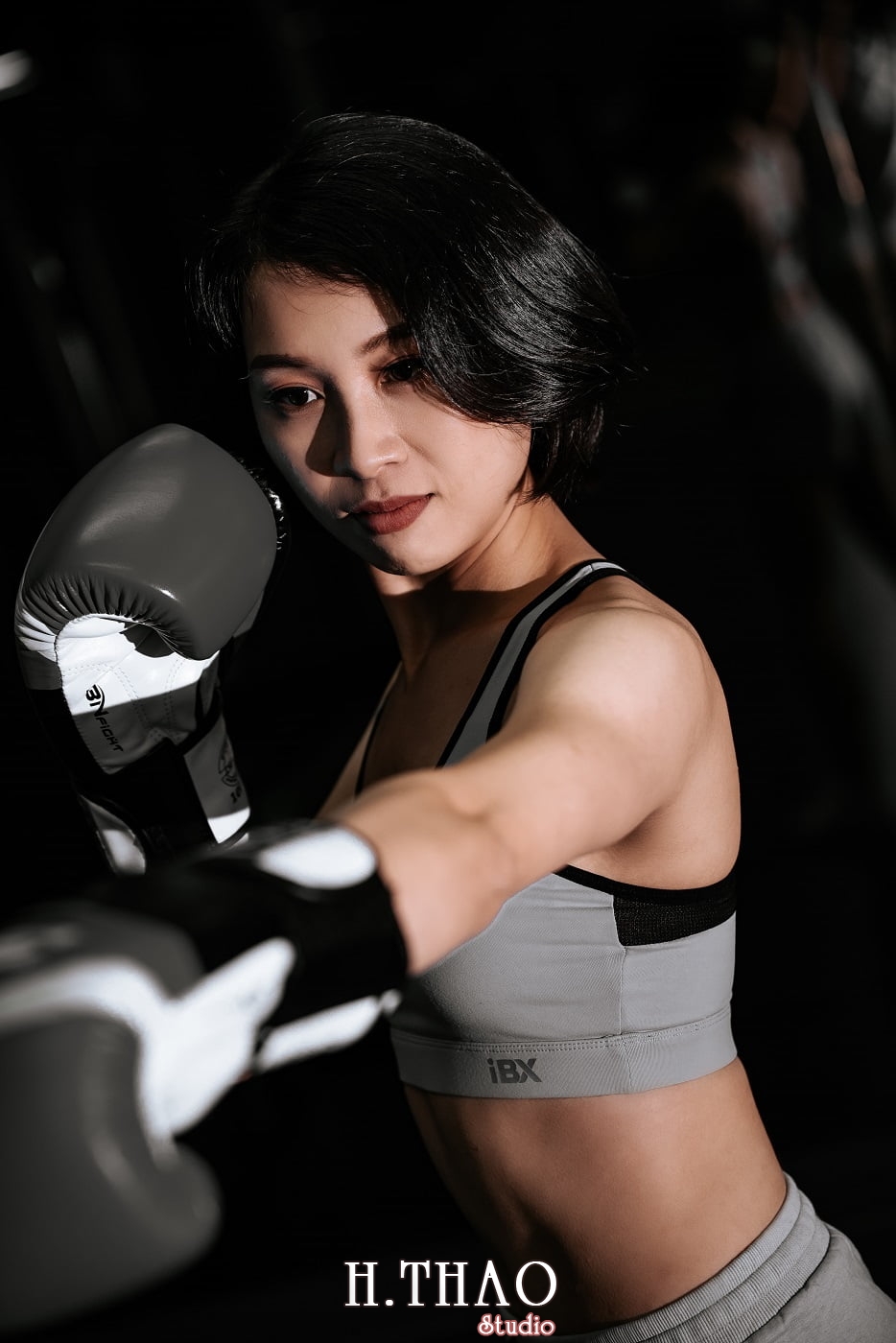 Anh chi Ngoc 31 min - Góc ảnh cô gái mạnh mẽ yêu thích Boxing - HThao Studio