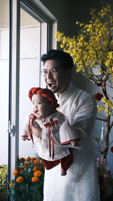 Ngô Thanh Vân lần đầu khoe ảnh rõ mặt con gái