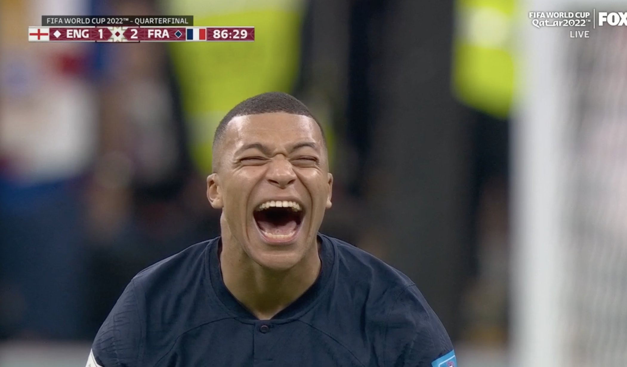 Mbappe cười to hết cỡ trên nỗi đau của người Anh - 3