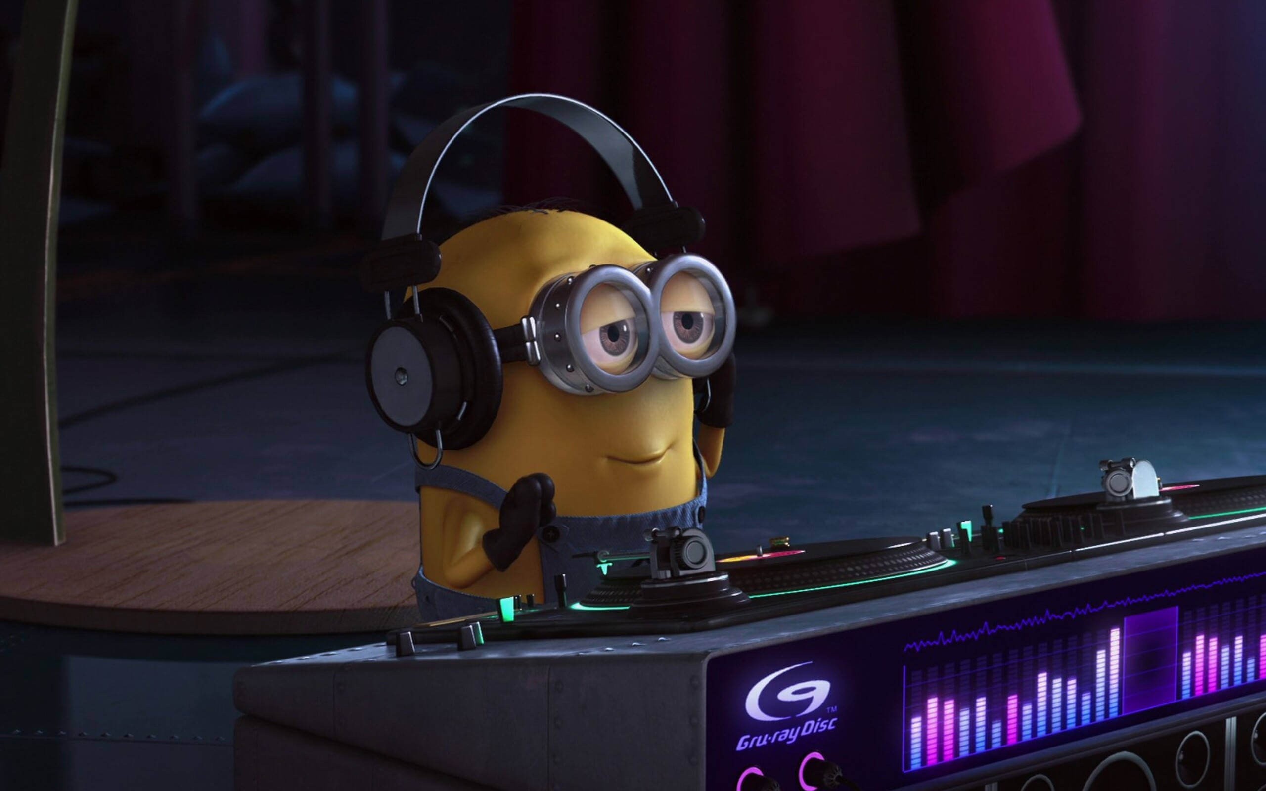 hình nền Minion chơi DJ phong cách vui nhộn cho desktop