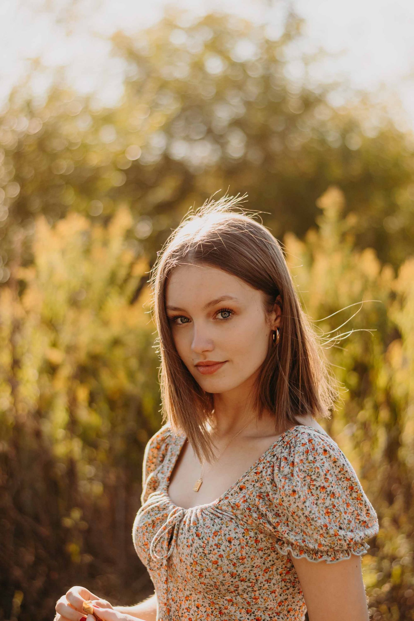 Cô gái mộc mạc trong hình nền điện thoại