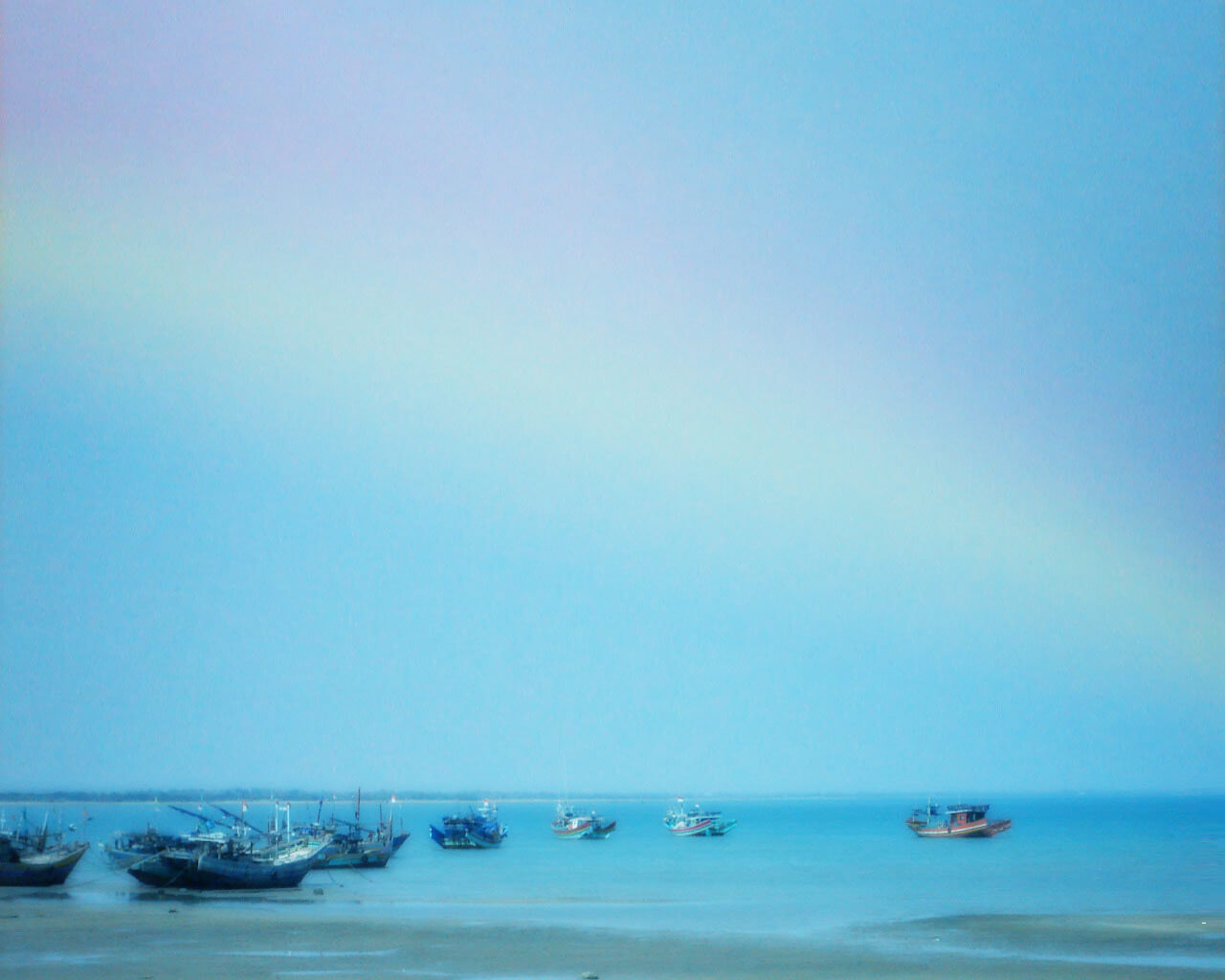 Hình nền PowerPoint bờ biển thuyền đậu