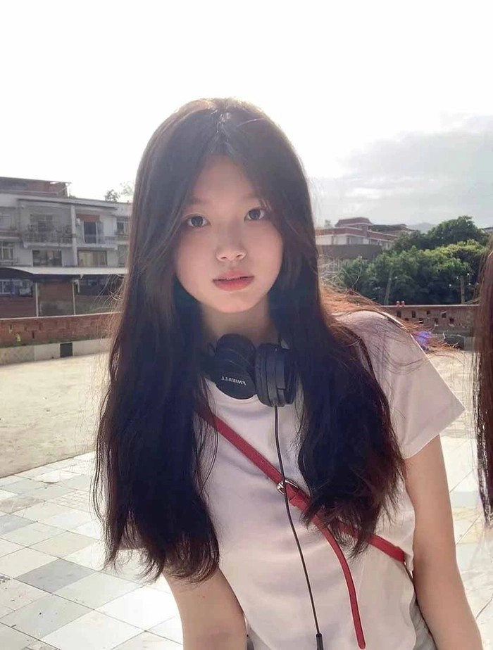 Nét đẹp thanh xuân của cô gái 2k9