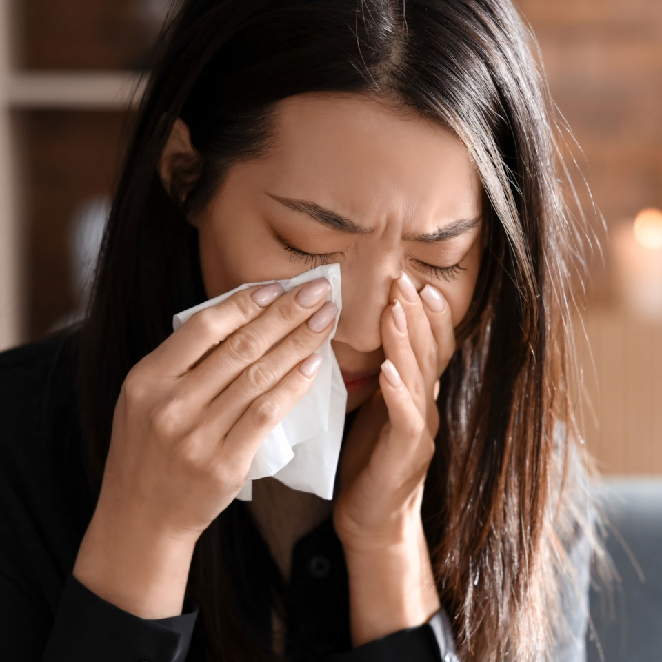 Anh co gai buon khoc che mat 960px 960px avatar 10