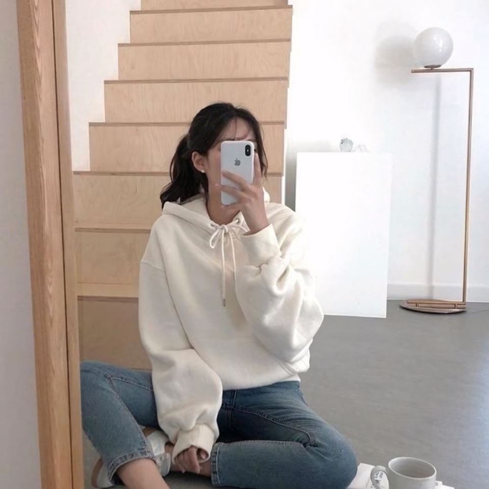 Anh co gai buon tam trang 960px 960px avatar 10