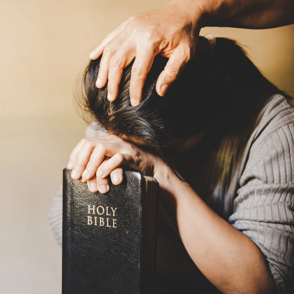 Anh co gai buon tam trang 960px 960px avatar 8