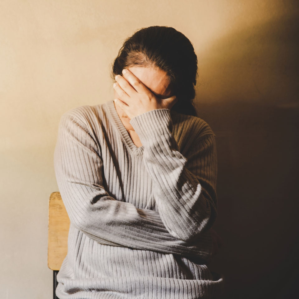 Anh co gai buon tam trang 960px 960px avatar 2