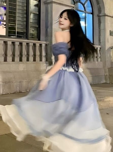 Cách tạo dáng chụp ảnh xoay váy điệu đà