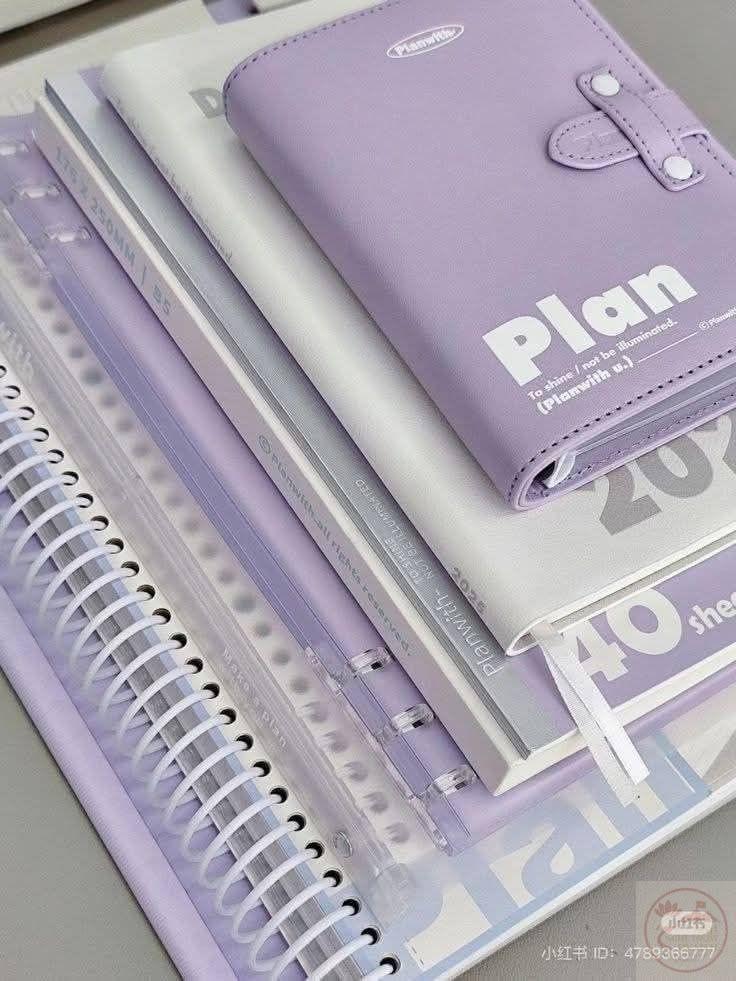 Hình ảnh sách vở chill khiến không khí học tập trở nên nhẹ nhàng và gần gũi hơn