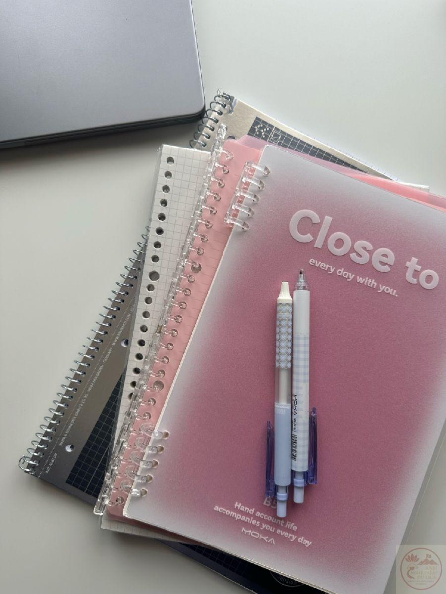 Những quyển vở giản dị lại có khả năng tạo nên bầu không khí học tập đầy yên ả