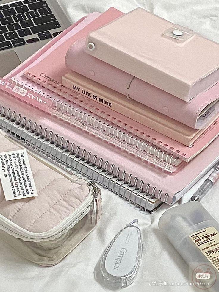 Hình ảnh sách vở chill