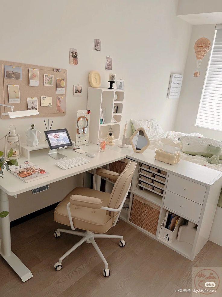 Ảnh góc học tập chill