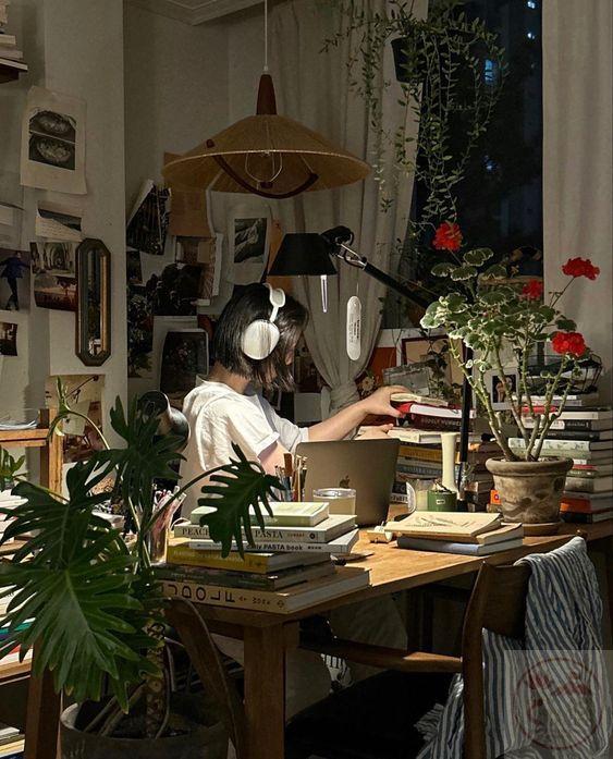 (Full) Ảnh học tập chill – Đọc sách, sách vở ôn thi chill nhất