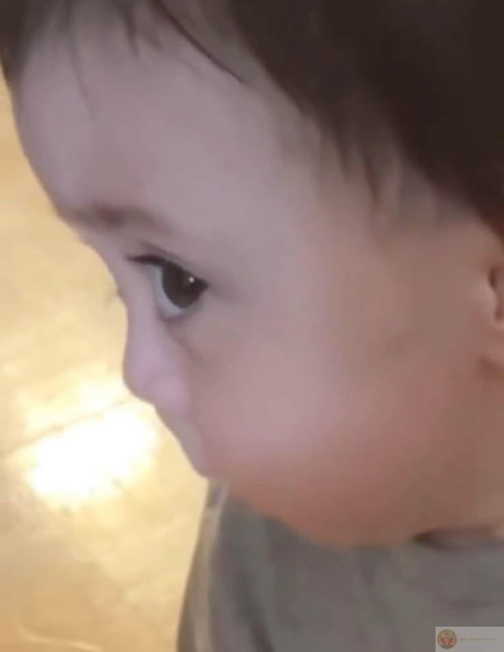 Một dòng chữ sus meme đơn giản cũng đủ để gợi cười mạnh mẽ