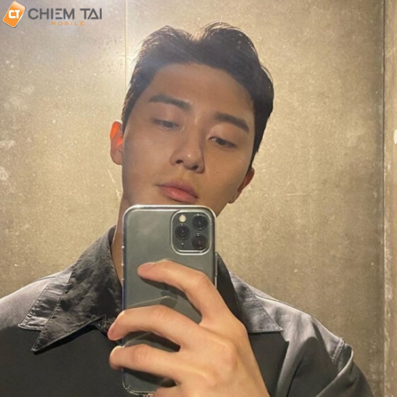 Chụp ảnh chân dung trước gương