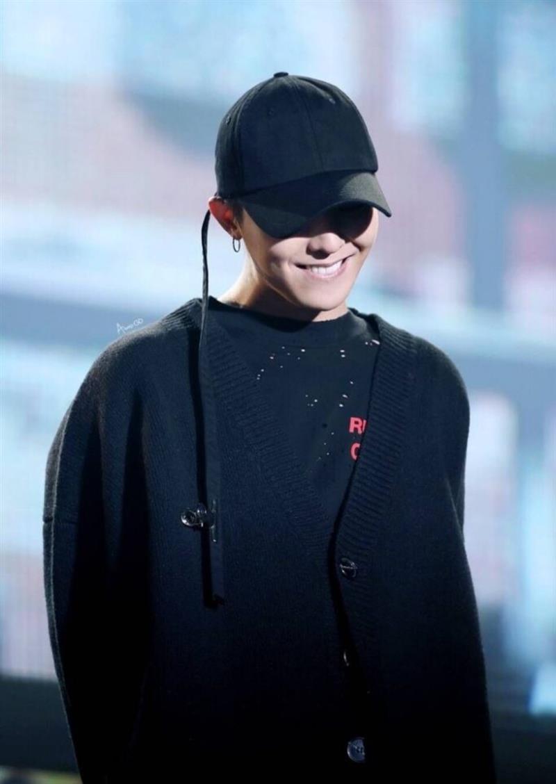 Ảnh trai đẹp che mặt bằng mũ