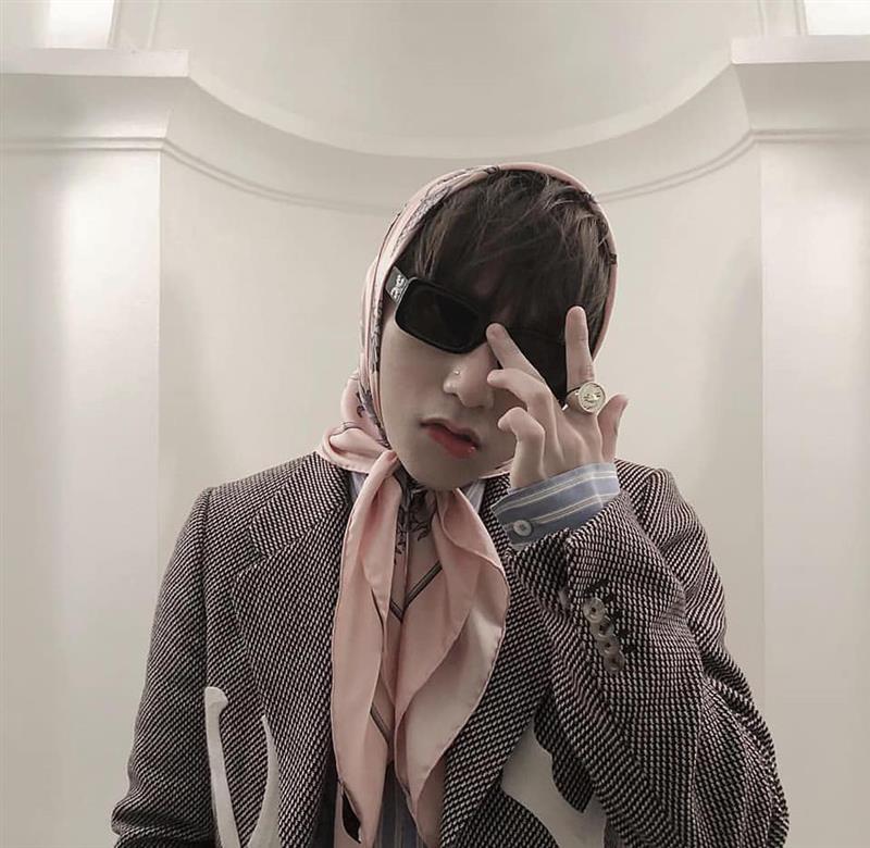 Ảnh trai đẹp che mặt bằng kính râm