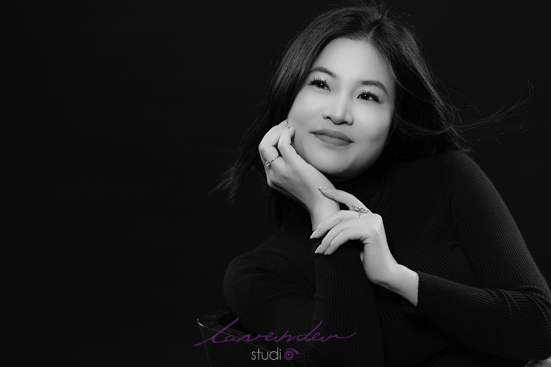 Dịch vụ chụp hình chân dung đen trắng giá bao nhiêu