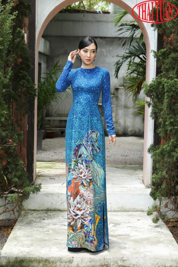 áo dài cổ tròn màu xanh