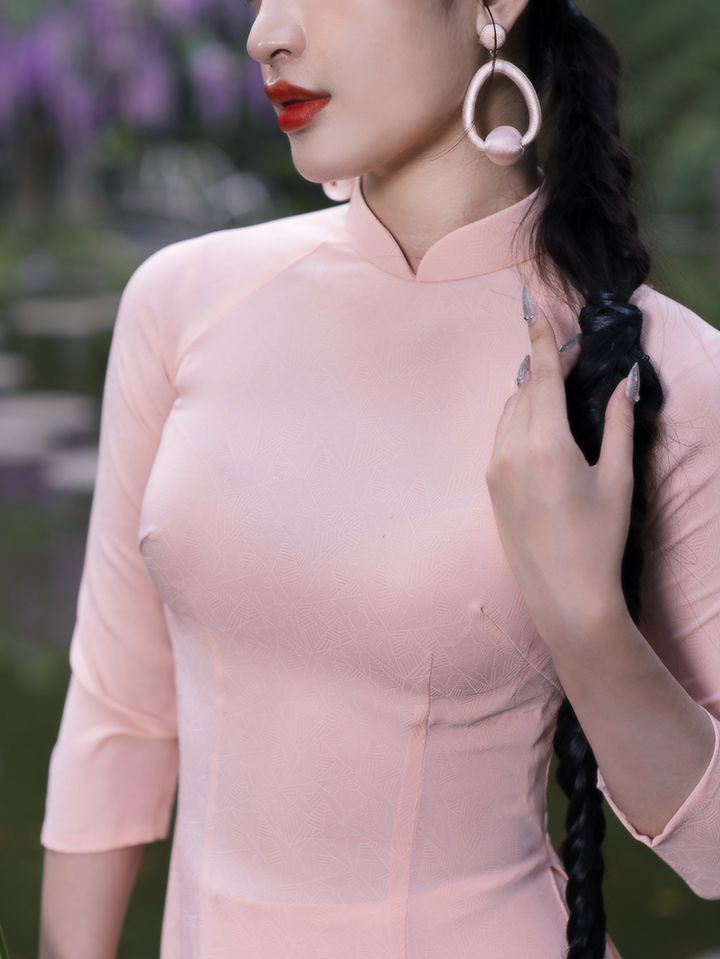 Áo dài cổ sen màu hồng