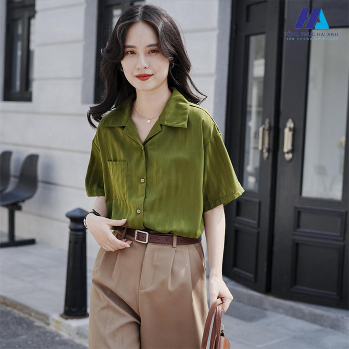 Phối áo sơ mi có túi cùng quần tây thanh lịch 