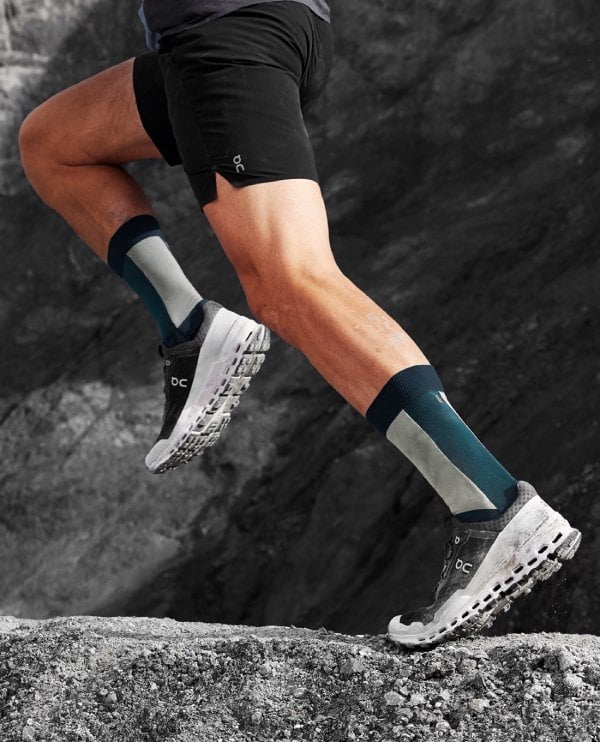 Top 10+ Hãng Giày Thể Thao Nổi Tiếng Và Được Yêu Thích Nhất 2026