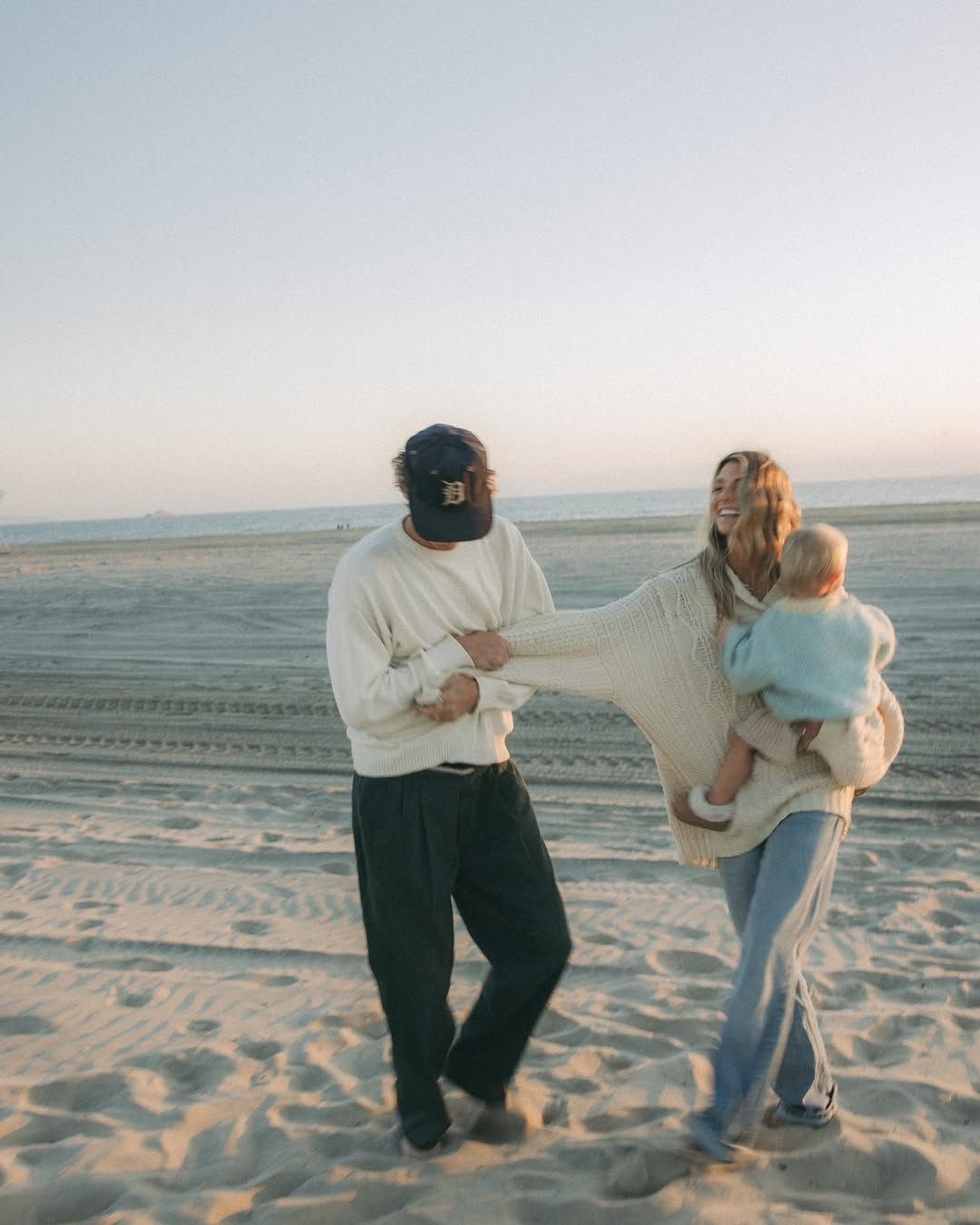 Biển kể chuyện gia đình bằng sóng và gió