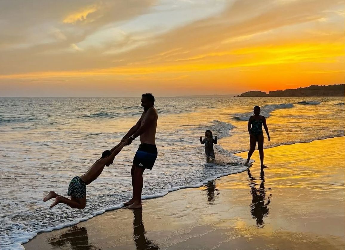 Ngày biển xanh, lòng cũng bình yên