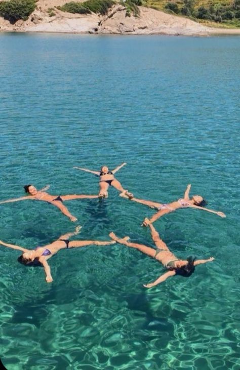 Chẳng ai nói gì, nhưng ánh mắt rực rỡ