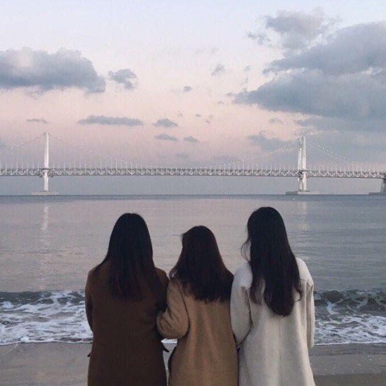 Cười không ngừng nghỉ, dù chỉ là chụp ảnh