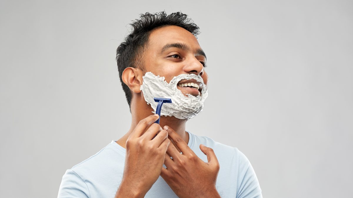 Cạo râu không cần sử dụng kem đúng cách