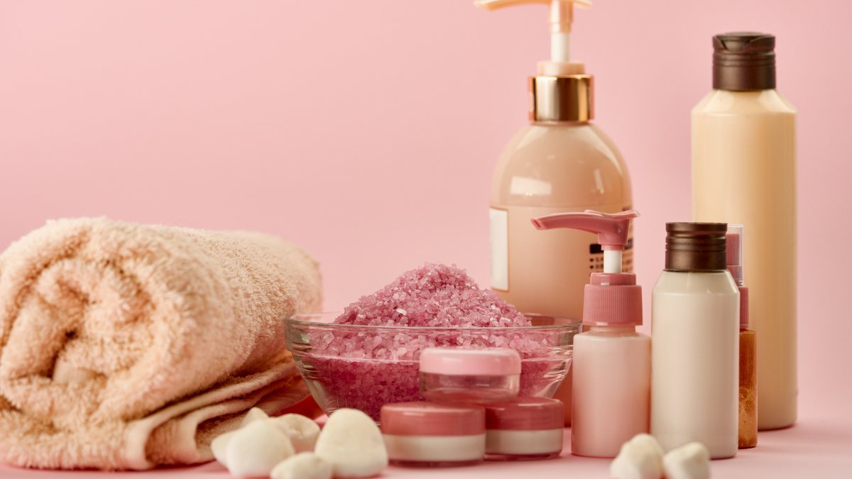 cạo râu đơn giản bằng dầu xả