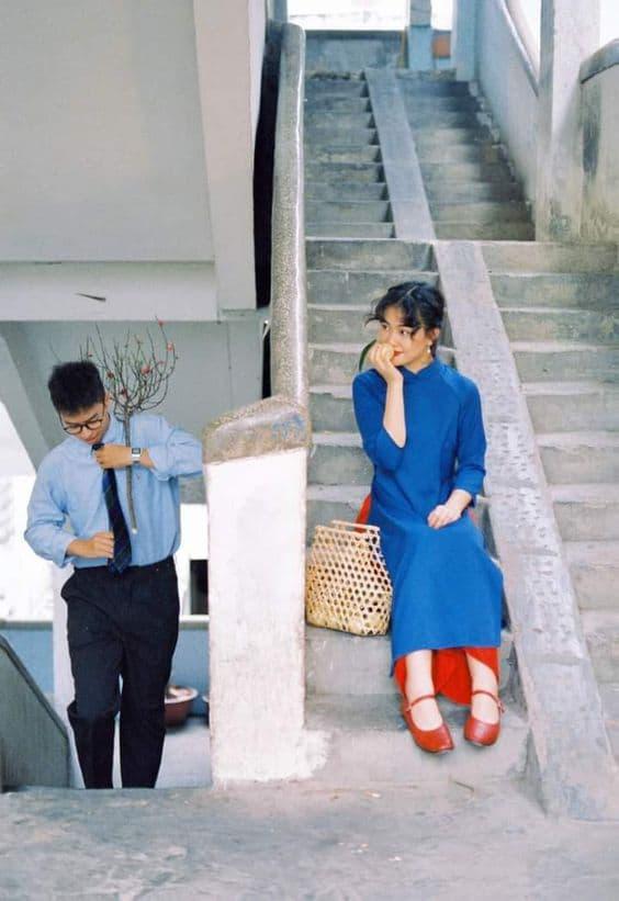 30+ kiểu tạo dáng chụp ảnh Tết cặp đôi đẹp lãng mạn