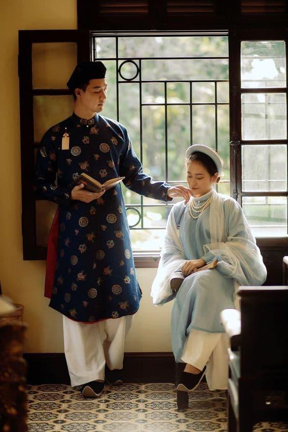 30+ kiểu tạo dáng chụp ảnh Tết cặp đôi đẹp lãng mạn