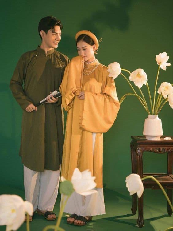 30+ kiểu tạo dáng chụp ảnh Tết cặp đôi đẹp lãng mạn