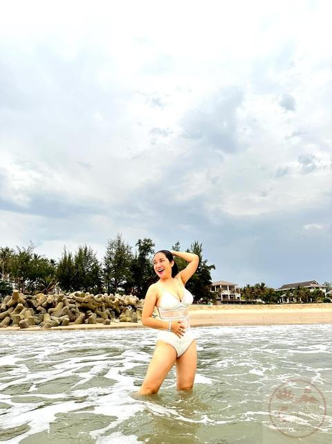 Cát Tường bất chấp khoe vóc dáng bốc lửa tuổi U50 - Tuổi Trẻ Online