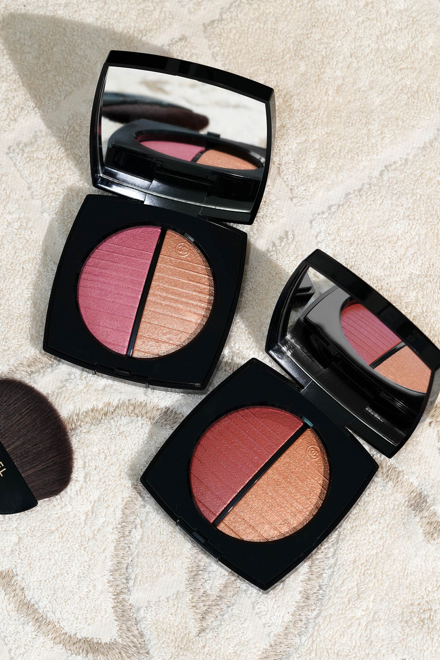 Chanel Les Beiges Healthy Golden Glow Powder Eclat Du Soir and Soleil Couchant Swatches