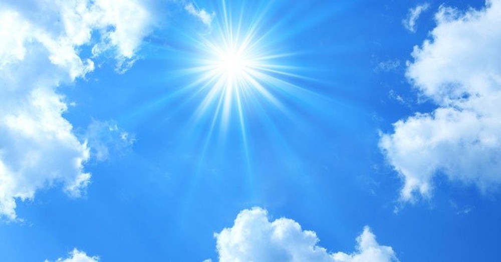 Hình ảnh các chùm sáng phân kì mà mặt trời tạo ra. (Ảnh: Sưu tầm Internet)