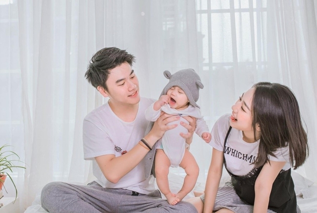 chup anh gia dinh 3 nguoi dep