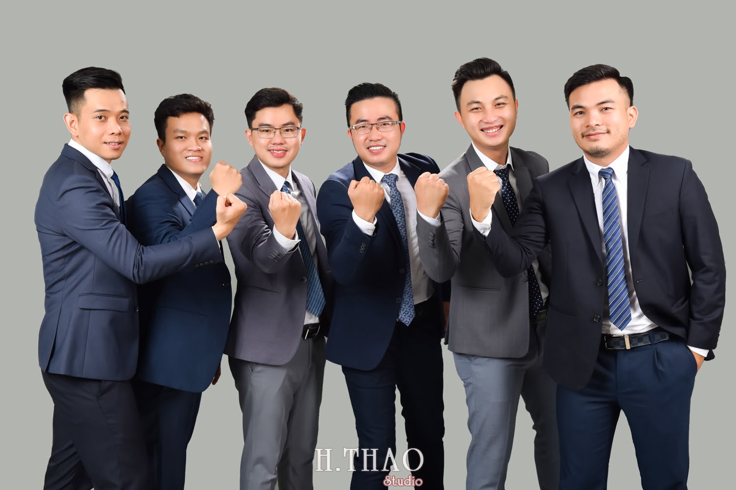 Anh profile cong ty 14 - Dịch vụ chụp ảnh công sở đẹp, chuyên nghiệp tại TPHCM - HThao Studio