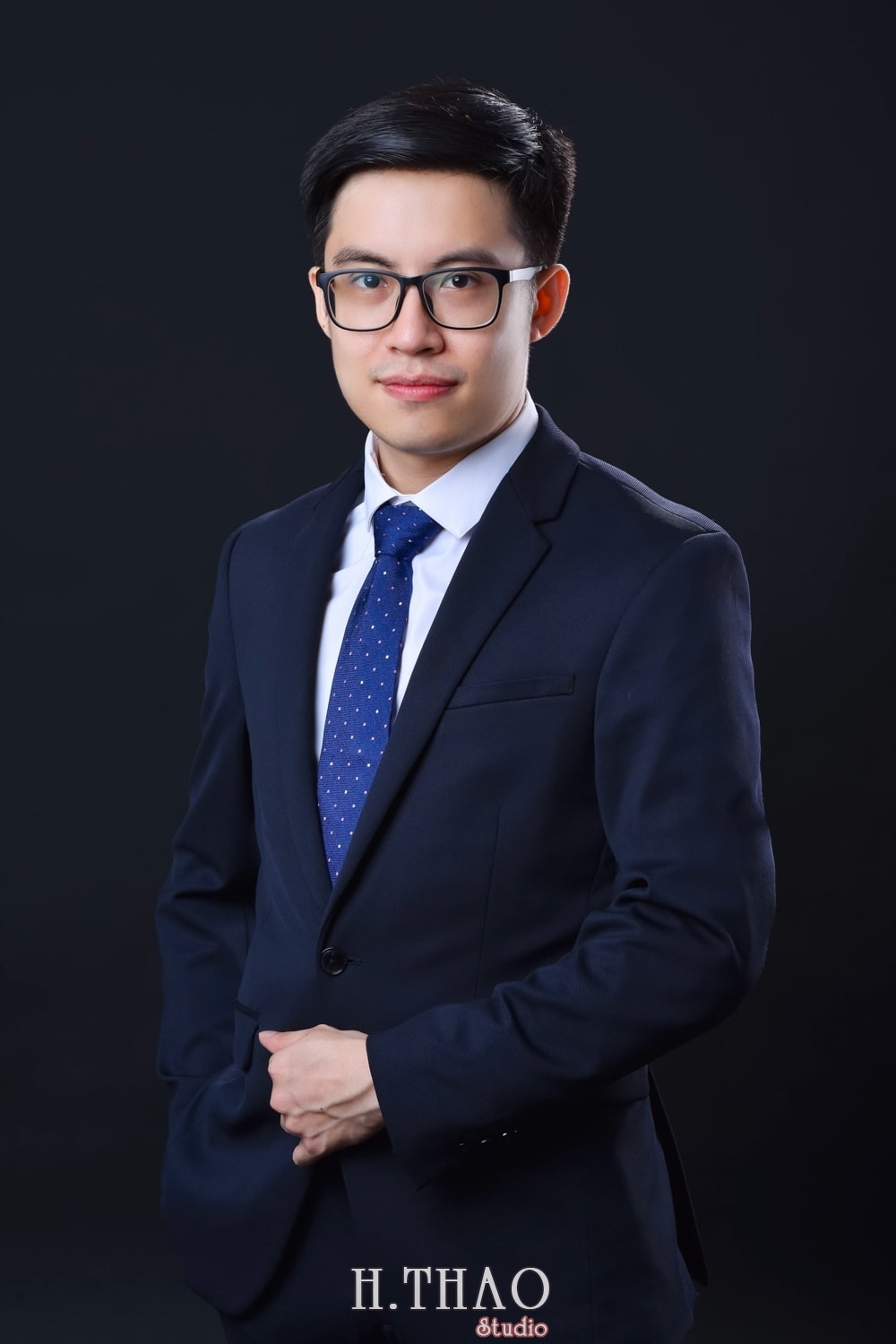 Anh doanh nhan 3 min - Dịch vụ chụp ảnh công sở đẹp, chuyên nghiệp tại TPHCM - HThao Studio