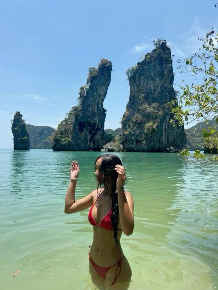 Tạo dáng đùa nước cùng ánh sáng phản chiếu