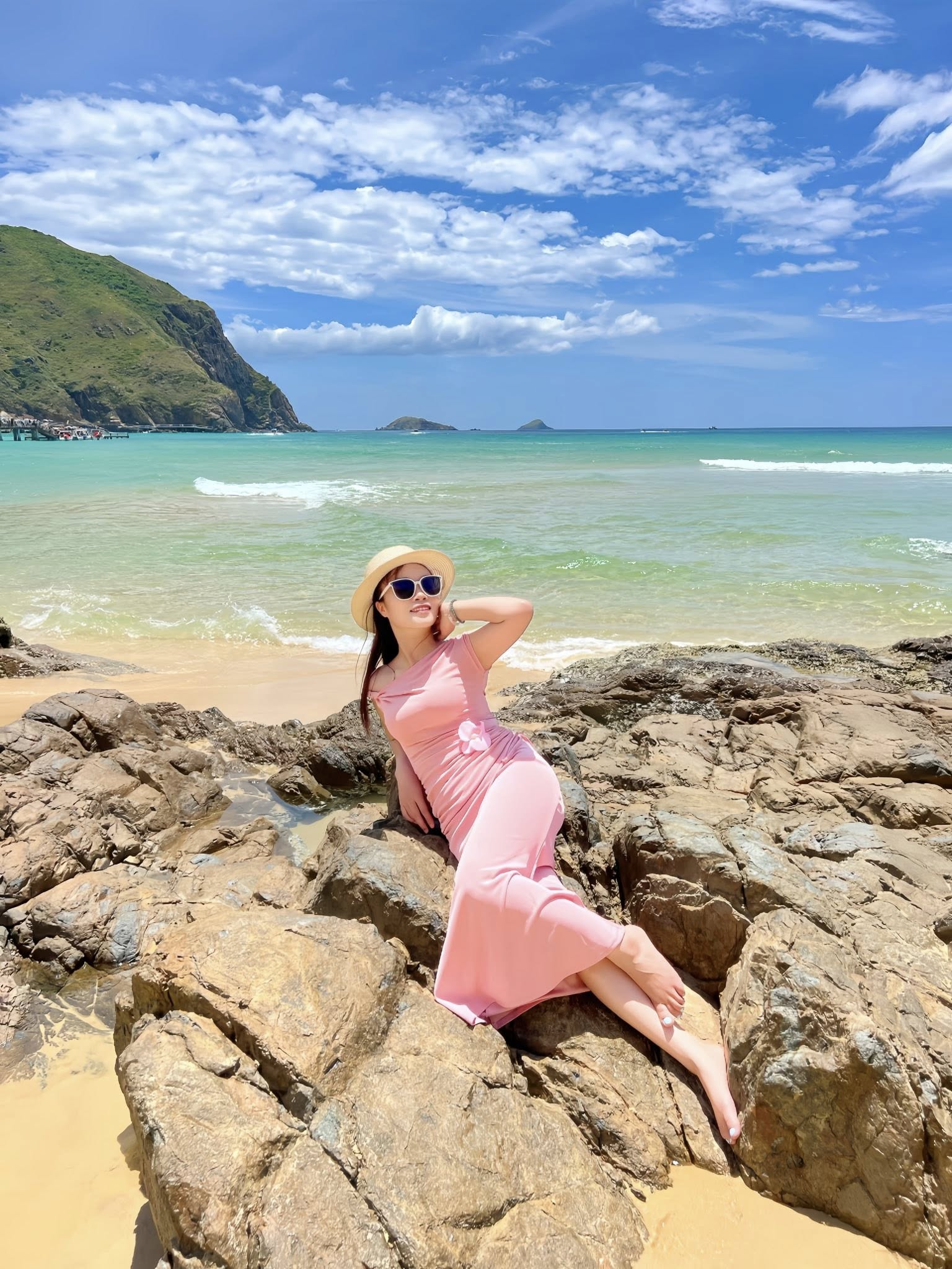 Tạo dáng với biển siêu xinh cho nàng